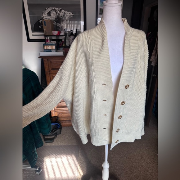 WEWOREWHAT OS CREAM CARDIGAN - Picture 2 of 6